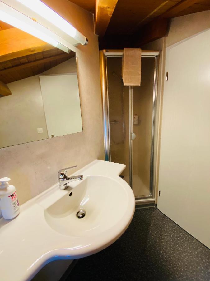 Privatzimmer / bed & breakfast Andermatt Exterior foto