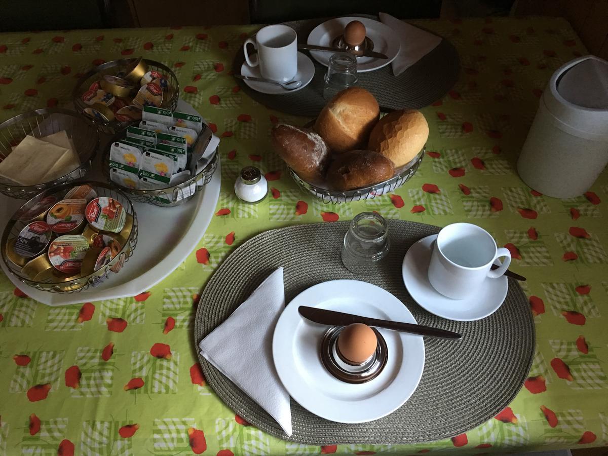 Privatzimmer / bed & breakfast Andermatt Exterior foto