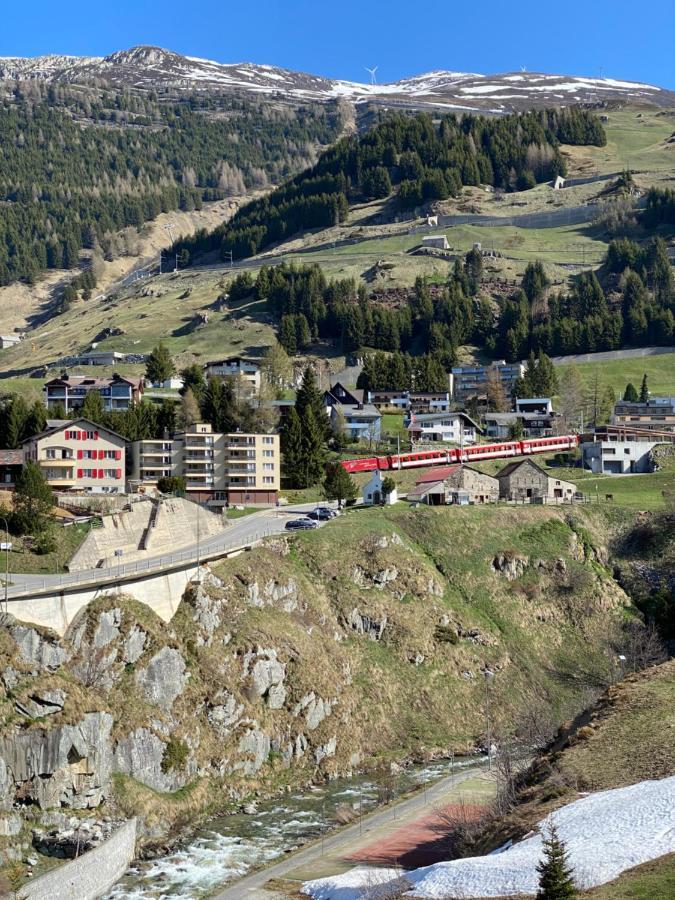 Privatzimmer / bed & breakfast Andermatt Exterior foto